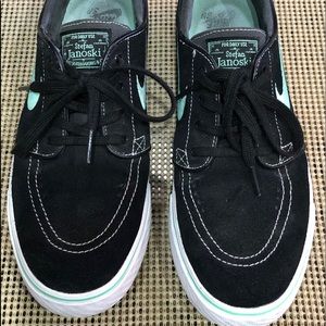 Stefan Janoski teal and black